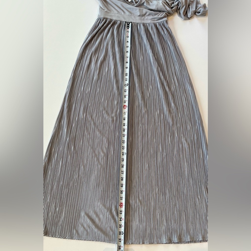 Love Kuza Medium Light Grey Pleated Dress Long Sleeve - Picture 10 of 13